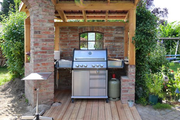 Propane Grill Assembly in Milford